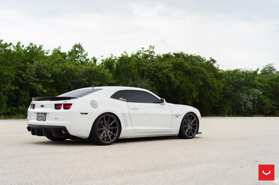  Chevrolet Camaro SS on Vossen Wheels (VFS1) 2017 года  (фото 24 из 25)